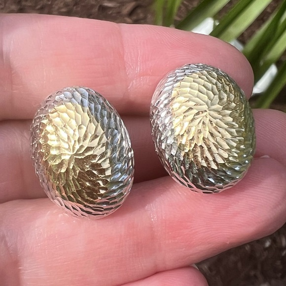 Bel Oro 18KT white Yellow Gold two tone Omega Clip pierced Earrings textured 18k - Picture 4 of 16